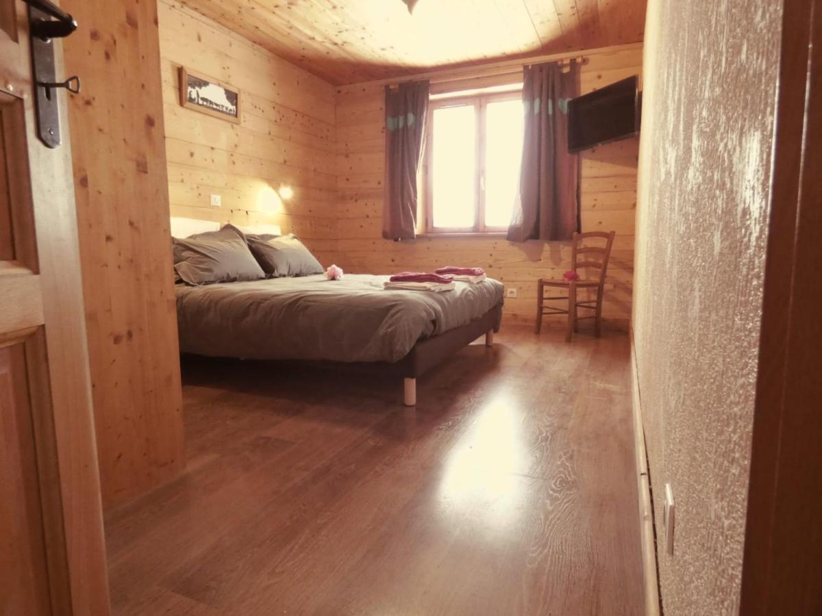 Chalet Le Bois Joli Бонвал-сюр-Арк Стая снимка