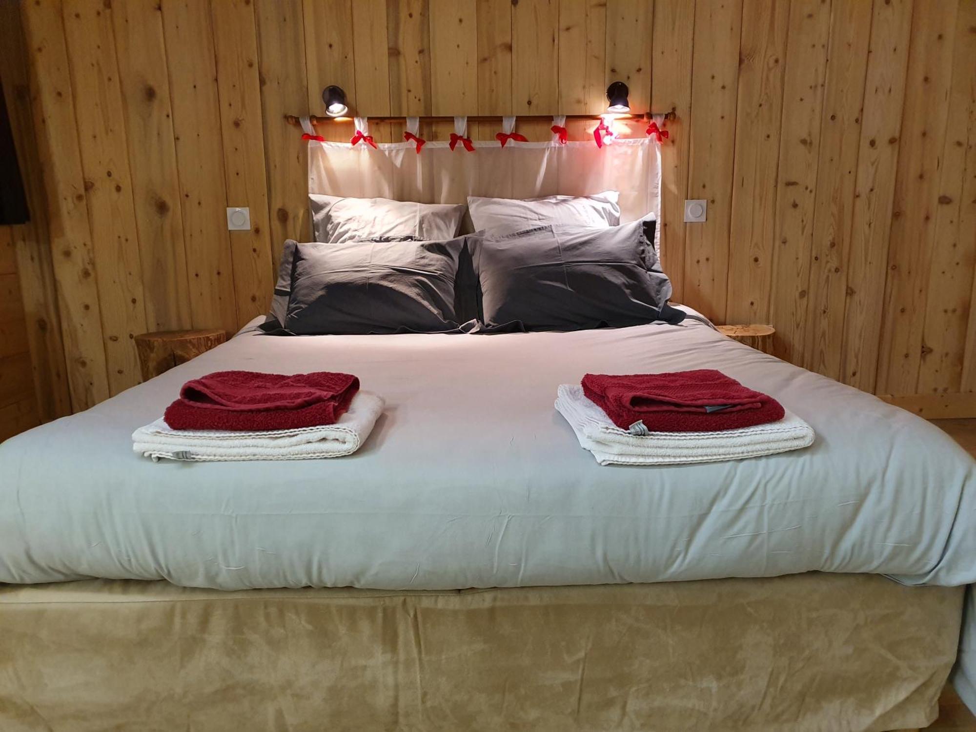 Chalet Le Bois Joli Бонвал-сюр-Арк Стая снимка